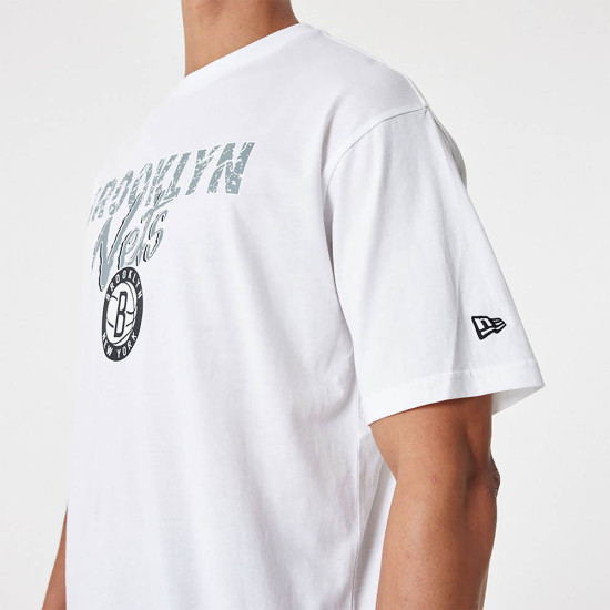 New Era Ανδρική κοντομάνικη μπλούζα Brooklyn Nets Team Script Oversized T-Shirt New Era Ανδρική κοντομάνικη μπλούζα Brooklyn Nets Team Script Oversized T-Shirt